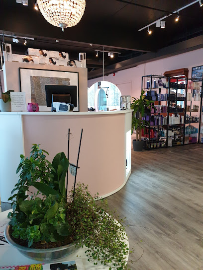 Sorumsand Frisorsenter/Bjornstad Frisorsalong as | Frisørsalong i Sørumsand