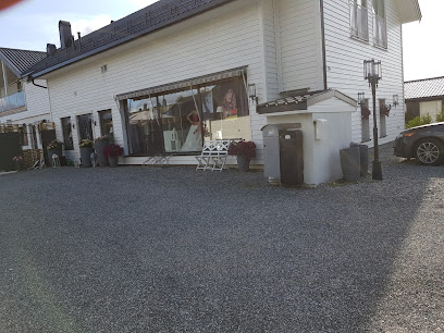 Toppen damefrisor | Frisørsalong i Ås Toppen damefrisor | Frisørsalong i Ås