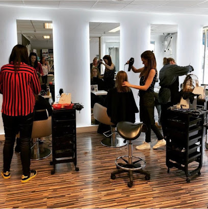 Nita Salon, Nita Holmedal | Frisørsalong i Moss Nita Salon, Nita Holmedal | Frisørsalong i Moss