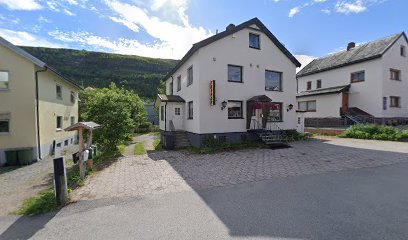 Petters Dame og Herrefrisor | Frisørsalong i Hammerfest Petters Dame og Herrefrisor | Frisørsalong i Hammerfest