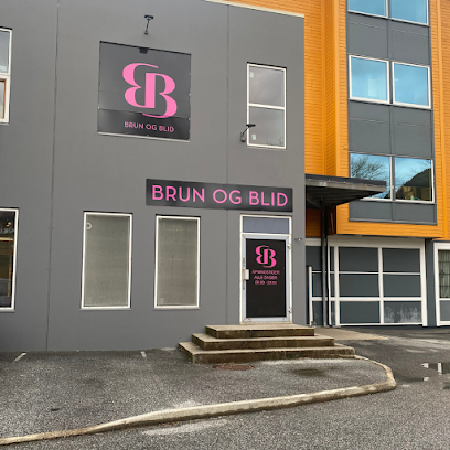 Brun og blid Oyrane Torg | Solarium i Indre Arna