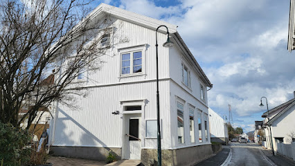 Gronn Salong As | Frisørsalong i Svelvik Gronn Salong As | Frisørsalong i Svelvik