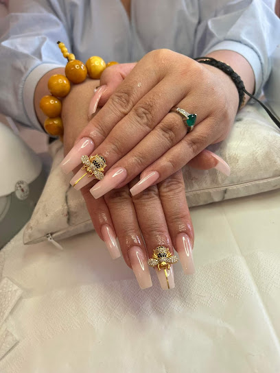 LAYLA NAILS AS | Negler i Oslo LAYLA NAILS AS | Negler i Oslo