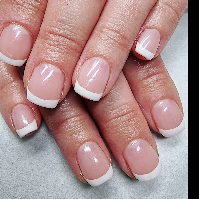 Studio Tromoy – vippeloft, manikyr, shellac, microneedling | Skjønnhetssalong i Færvik