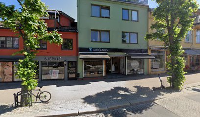 Nails2000 – Norge.com | Negler i Horten