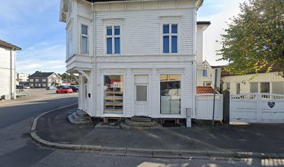 Kamile Daujadaite Negledesign | Negler i Larvik